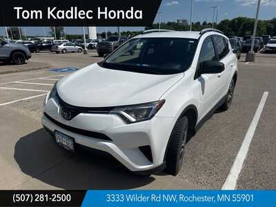 2018 Toyota RAV4, $17126. Photo 1