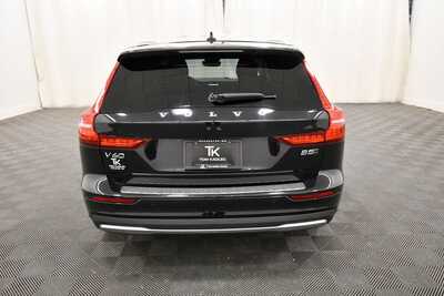 2025 Volvo V60 Cross Country, $34349. Photo 6