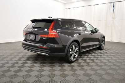 2025 Volvo V60 Cross Country, $34349. Photo 8