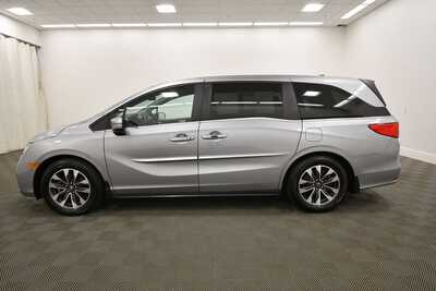 2021 Honda Odyssey, $28345. Photo 4
