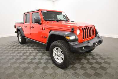 2020 Jeep Gladiator, $27845. Photo 10