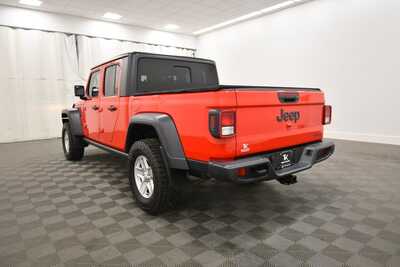 2020 Jeep Gladiator, $27845. Photo 5