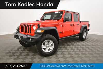 2020 Jeep Gladiator, $27845. Photo 1