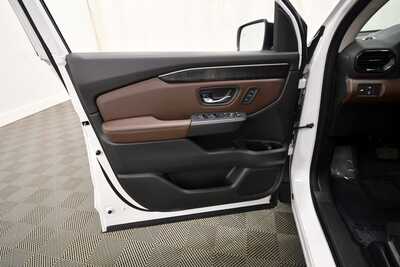 2023 Honda Pilot, $44845. Photo 10