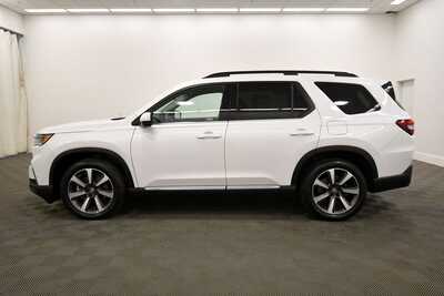 2023 Honda Pilot, $44845. Photo 4
