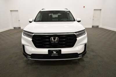 2023 Honda Pilot, $44845. Photo 8