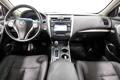 2015 Nissan Altima, $11345. Photo 3
