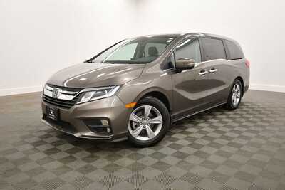 2019 Honda Odyssey, $26345. Photo 2