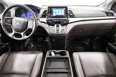 2019 Honda Odyssey, $26345. Photo 3