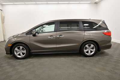 2019 Honda Odyssey, $26345. Photo 4