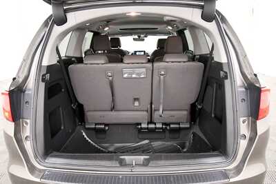 2019 Honda Odyssey, $26345. Photo 7