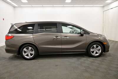 2019 Honda Odyssey, $26345. Photo 9