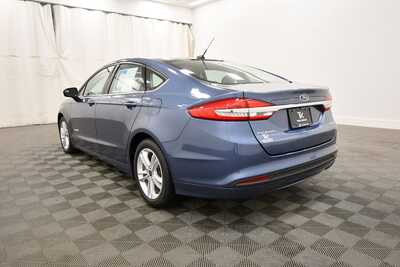 2018 Ford Fusion, $18349. Photo 5