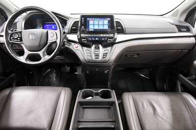 2019 Honda Odyssey, $21349. Photo 3