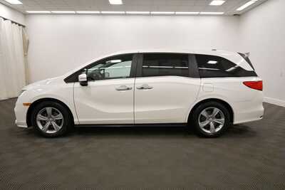 2019 Honda Odyssey, $21349. Photo 4