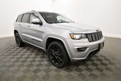 2021 Jeep Grand Cherokee, $20849. Photo 10