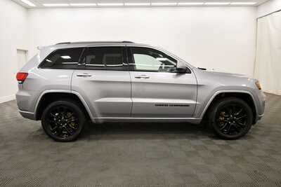 2021 Jeep Grand Cherokee, $20849. Photo 9