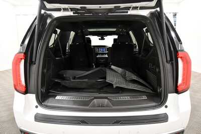2021 GMC Yukon XL, $45349. Photo 7
