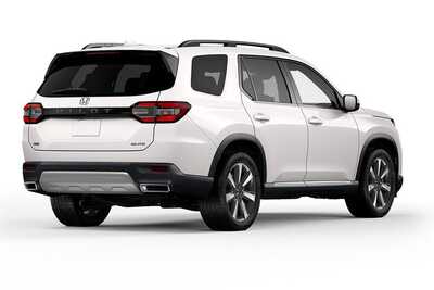 2026 Honda Pilot, $55900. Photo 5