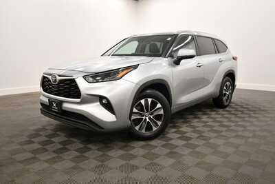2024 Toyota Highlander, $43203. Photo 2