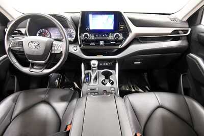2024 Toyota Highlander, $43203. Photo 3