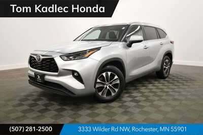 2024 Toyota Highlander, $43203. Photo 1