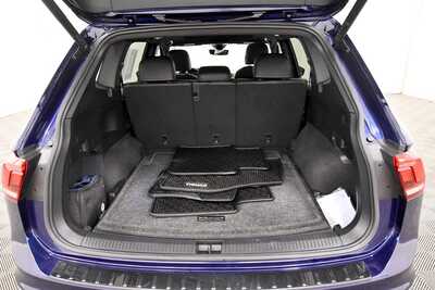 2023 Volkswagen Tiguan, $24348. Photo 7
