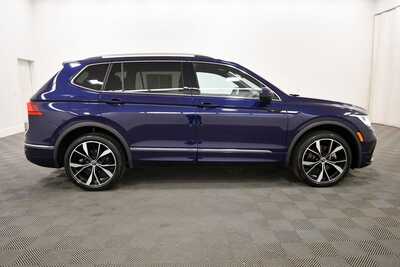 2023 Volkswagen Tiguan, $24348. Photo 9