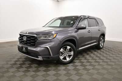 2023 Honda Pilot, $39349. Photo 2