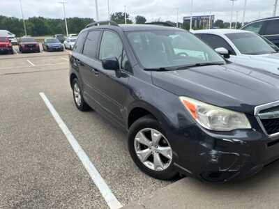 2014 Subaru Forester, $0. Photo 2