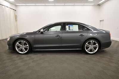 2015 Audi S8, $26349. Photo 4