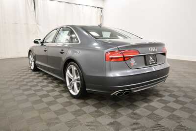 2015 Audi S8, $26349. Photo 5
