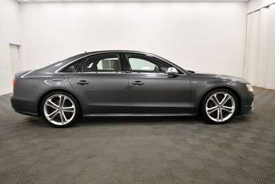 2015 Audi S8, $26349. Photo 9