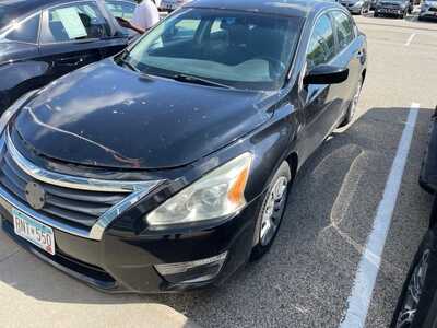 2015 Nissan Altima, $8949. Photo 2