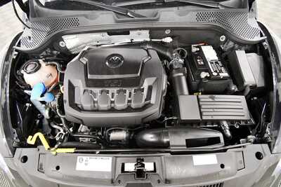 2018 Volkswagen Beetle, $31349. Photo 12