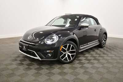 2018 Volkswagen Beetle, $31349. Photo 2