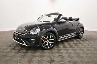2018 Volkswagen Beetle, $31349. Photo 3