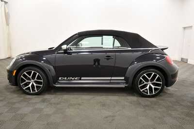 2018 Volkswagen Beetle, $31349. Photo 5