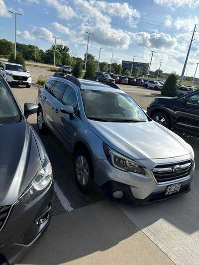2019 Subaru Outback, $12349. Photo 2