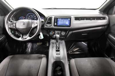 2021 Honda HR-V, $23349. Photo 3