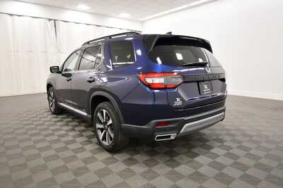 2023 Honda Pilot, $46245. Photo 5