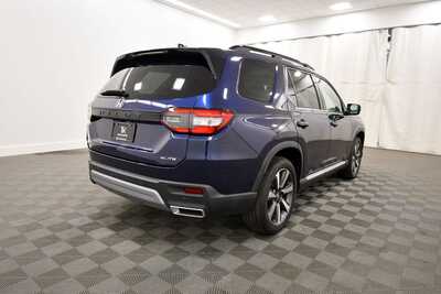 2023 Honda Pilot, $46245. Photo 8