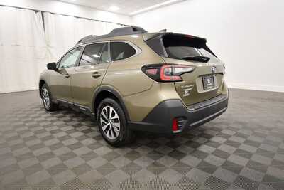 2022 Subaru Outback, $25849. Photo 5
