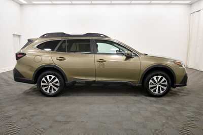2022 Subaru Outback, $25849. Photo 9