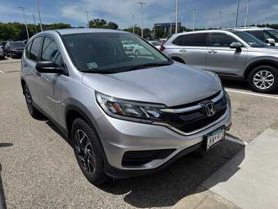 2016 Honda CR-V, $20345. Photo 2