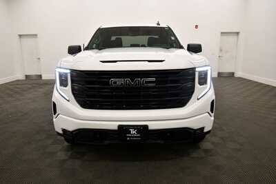 2022 GMC 1500 Crew Cab, $42349. Photo 11
