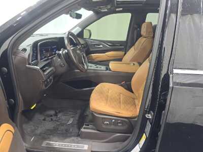 2021 Cadillac Escalade, $61349. Photo 3