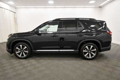 2025 Honda Pilot, $50349. Photo 3
