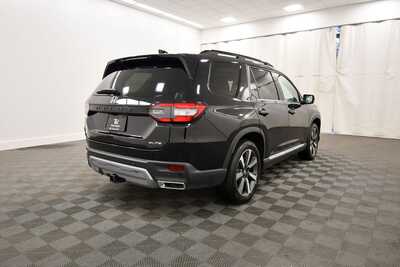 2025 Honda Pilot, $50349. Photo 7