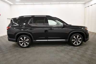 2025 Honda Pilot, $50349. Photo 8